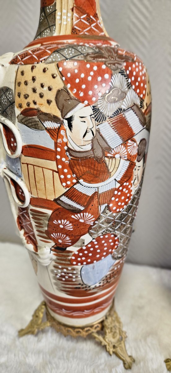 Trés Importante paire de vases Japonais en céramique, montés sur piétement en bronze-photo-6