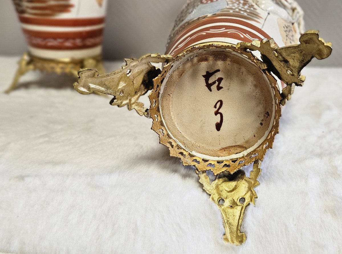 Trés Importante paire de vases Japonais en céramique, montés sur piétement en bronze-photo-8