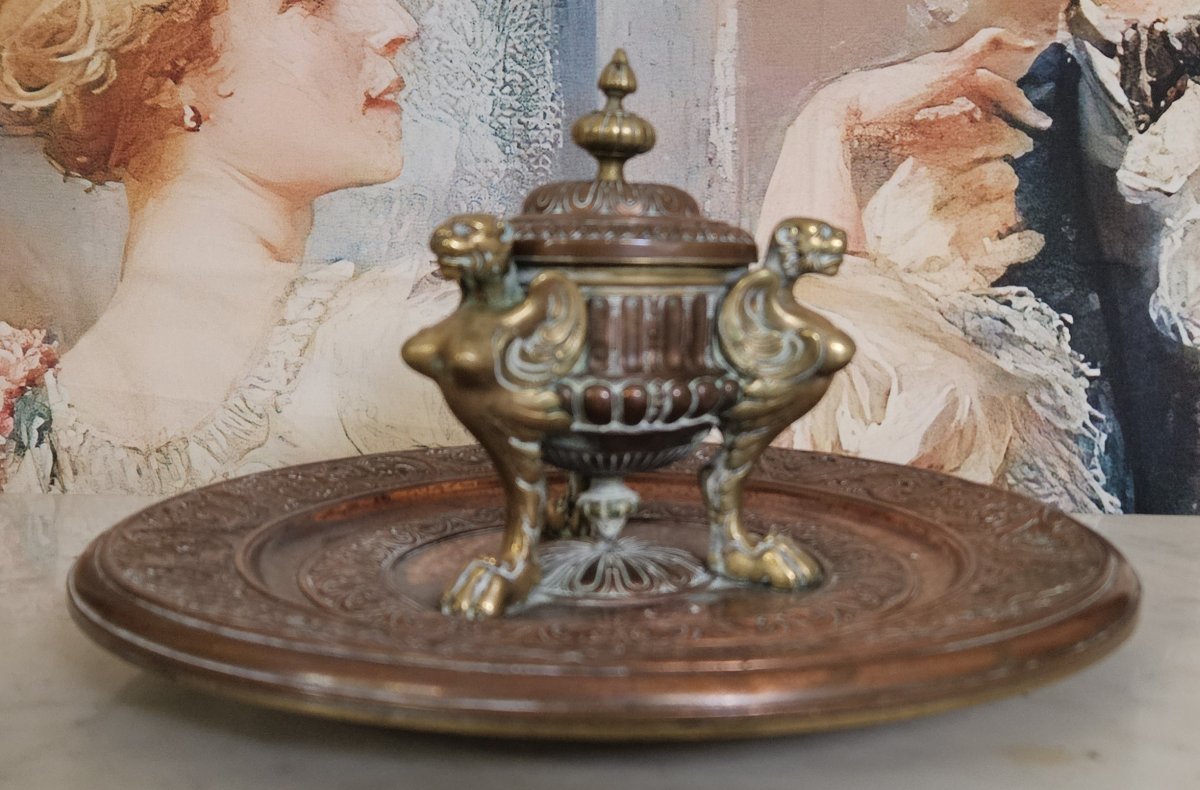 Encrier ancien,  XIXᵉ siècle, style Renaissance réalisé en bronze doré et cuivre -photo-1