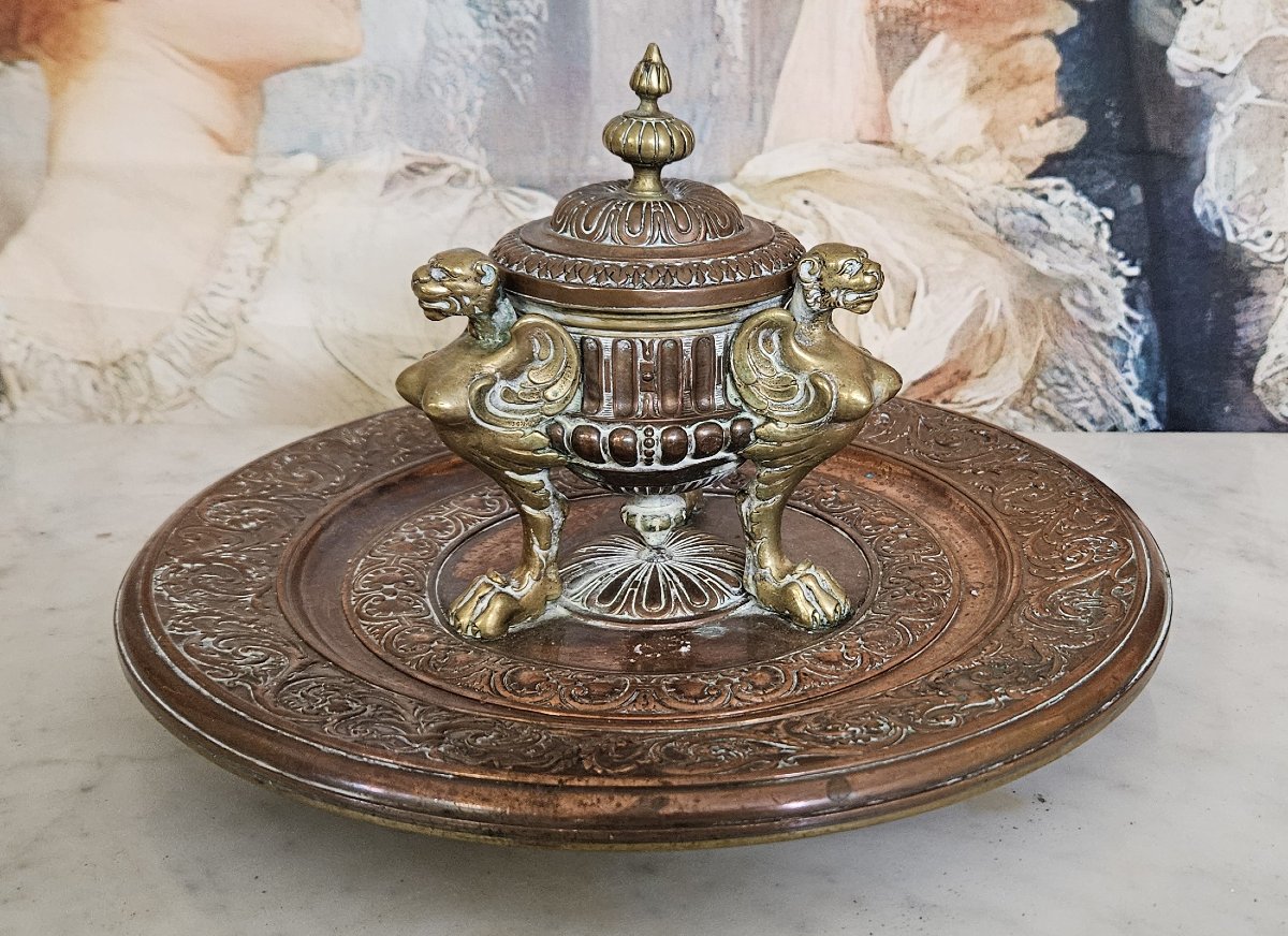 Encrier ancien,  XIXᵉ siècle, style Renaissance réalisé en bronze doré et cuivre -photo-2