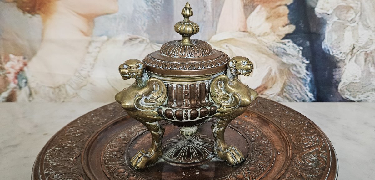 Encrier ancien,  XIXᵉ siècle, style Renaissance réalisé en bronze doré et cuivre -photo-3