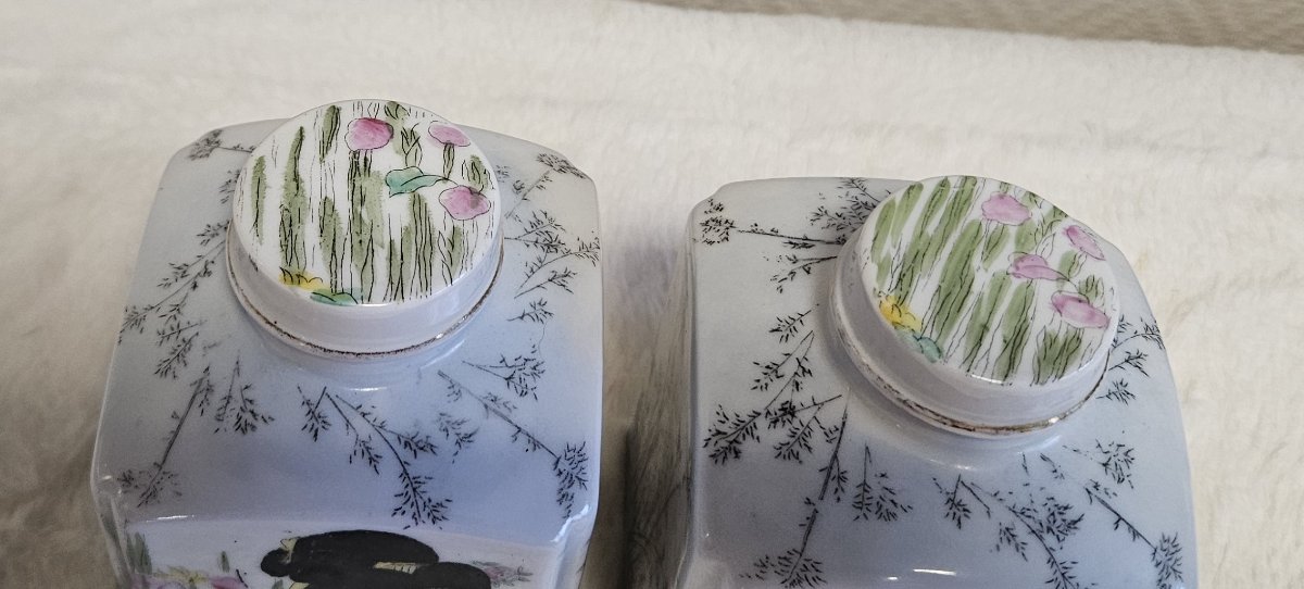 paire de pots en porcelaine, décorés de jeunes femmes japonaises (Geishas) -photo-4