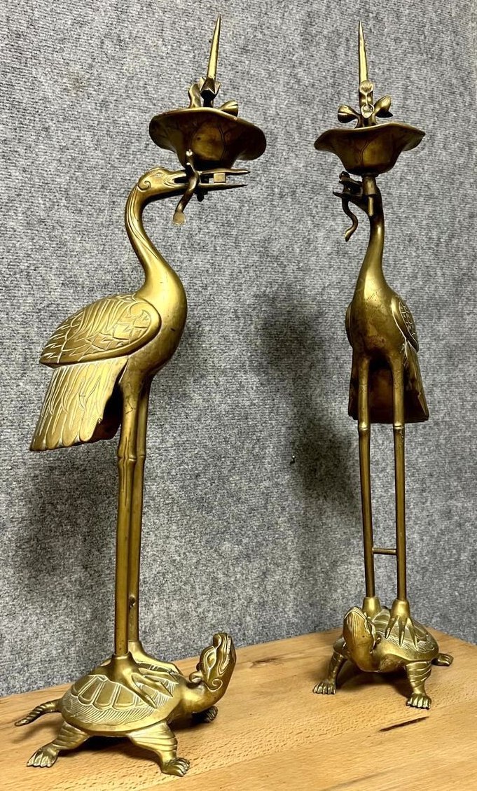 Asie XIXe : Grande paire de bougeoirs en bronze époque Meiji-photo-2
