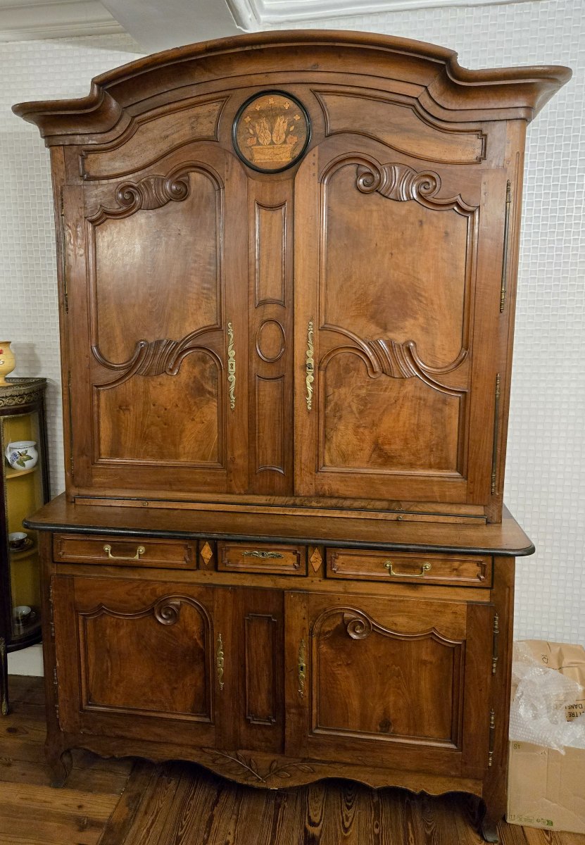 Important Two-part Louis XV Charolais Walnut Buffet, 18th Century-photo-2