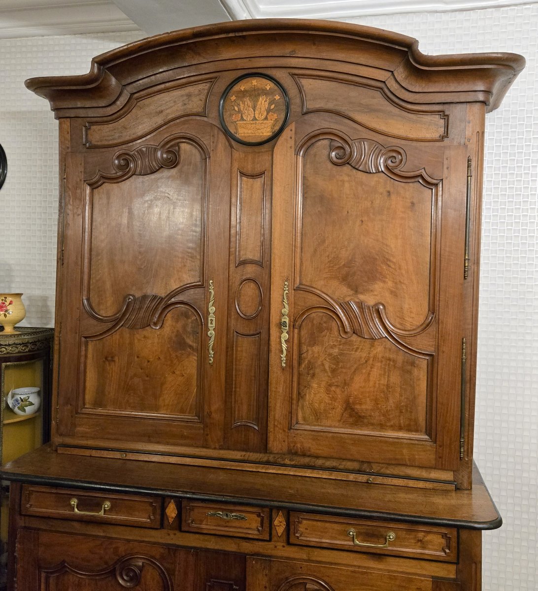 Important Two-part Louis XV Charolais Walnut Buffet, 18th Century-photo-3