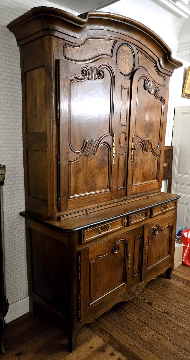 Important Two-part Louis XV Charolais Walnut Buffet, 18th Century-photo-6
