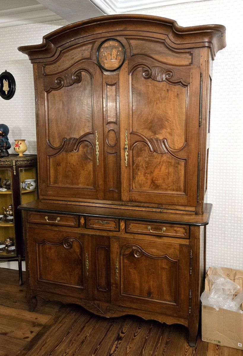 Important Two-part Louis XV Charolais Walnut Buffet, 18th Century-photo-7