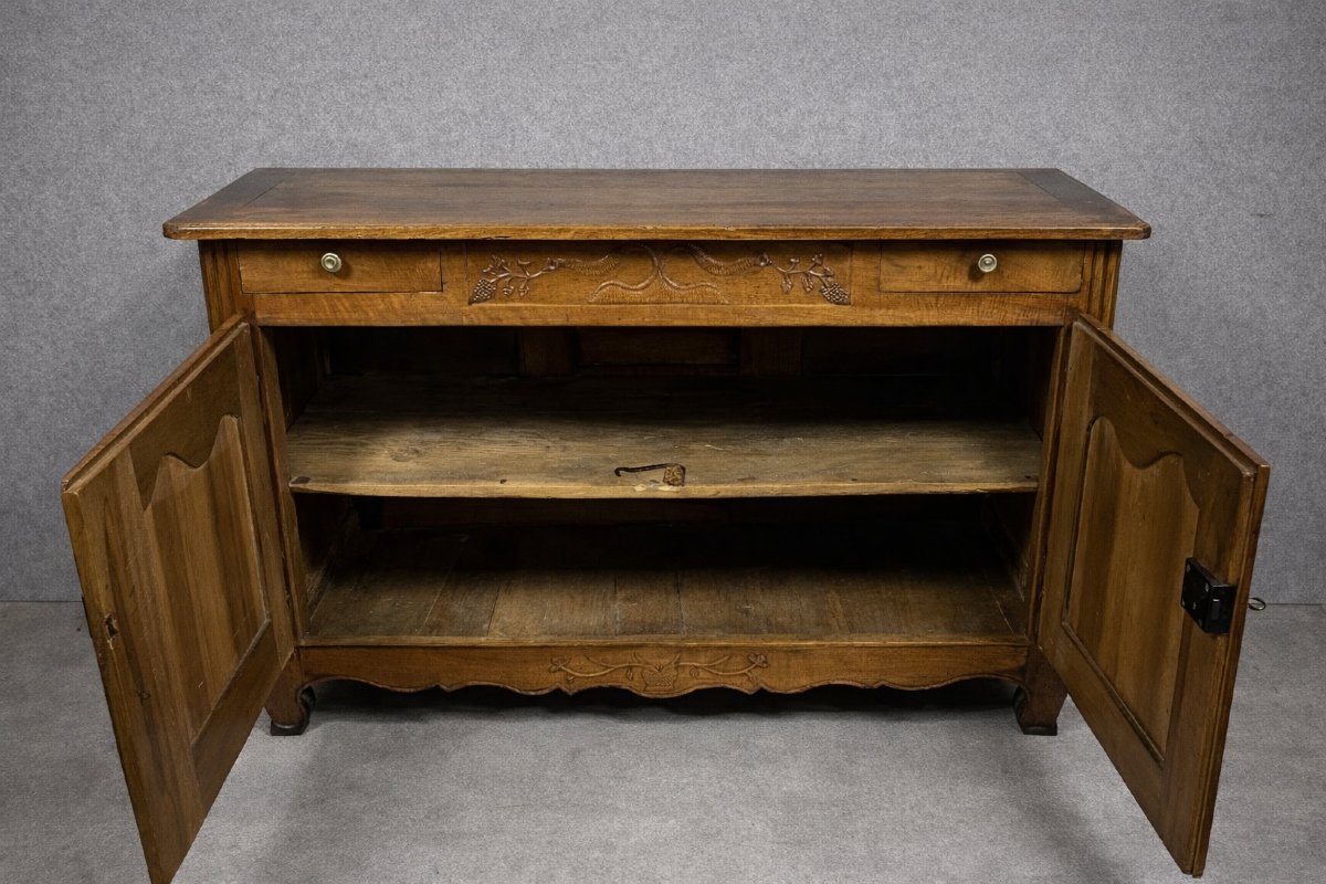 Buffet époque Louis XV en bois massif sculpté – Style régional / rustique chic  -photo-1