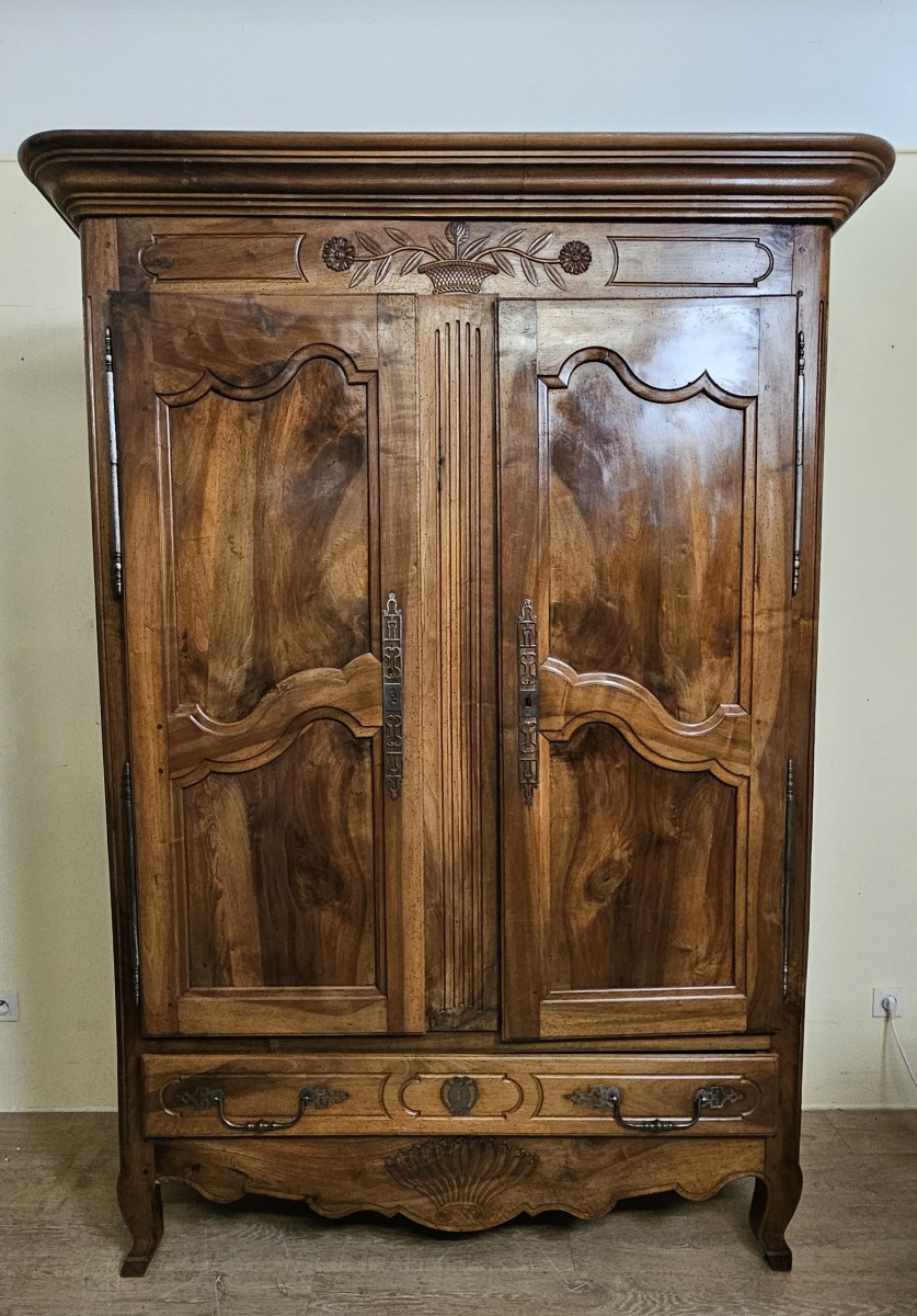 "de Sennecey" Wardrobe – Louis XV/18th Century Period – Solid Walnut M