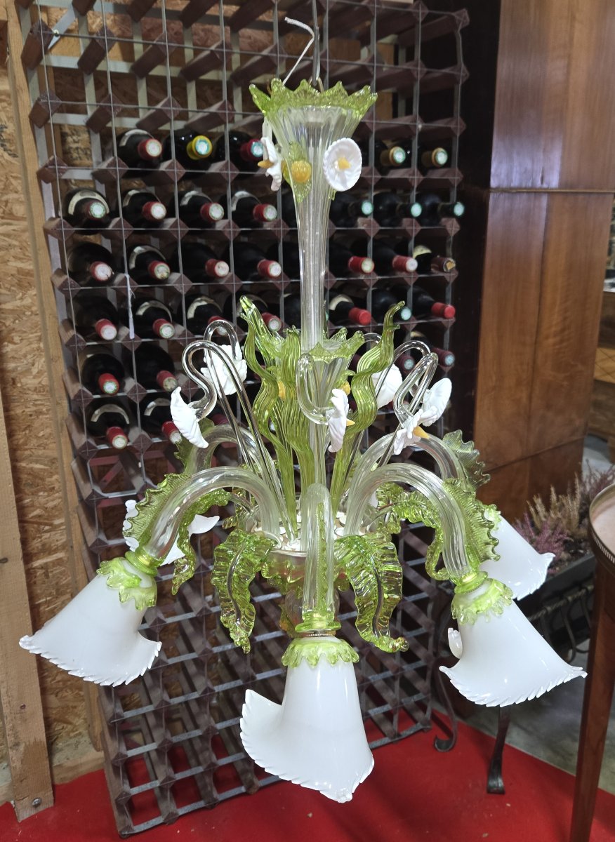 Murano: Chandelier In Colored Blown Glass, With A Refined Floral Decoration-photo-1