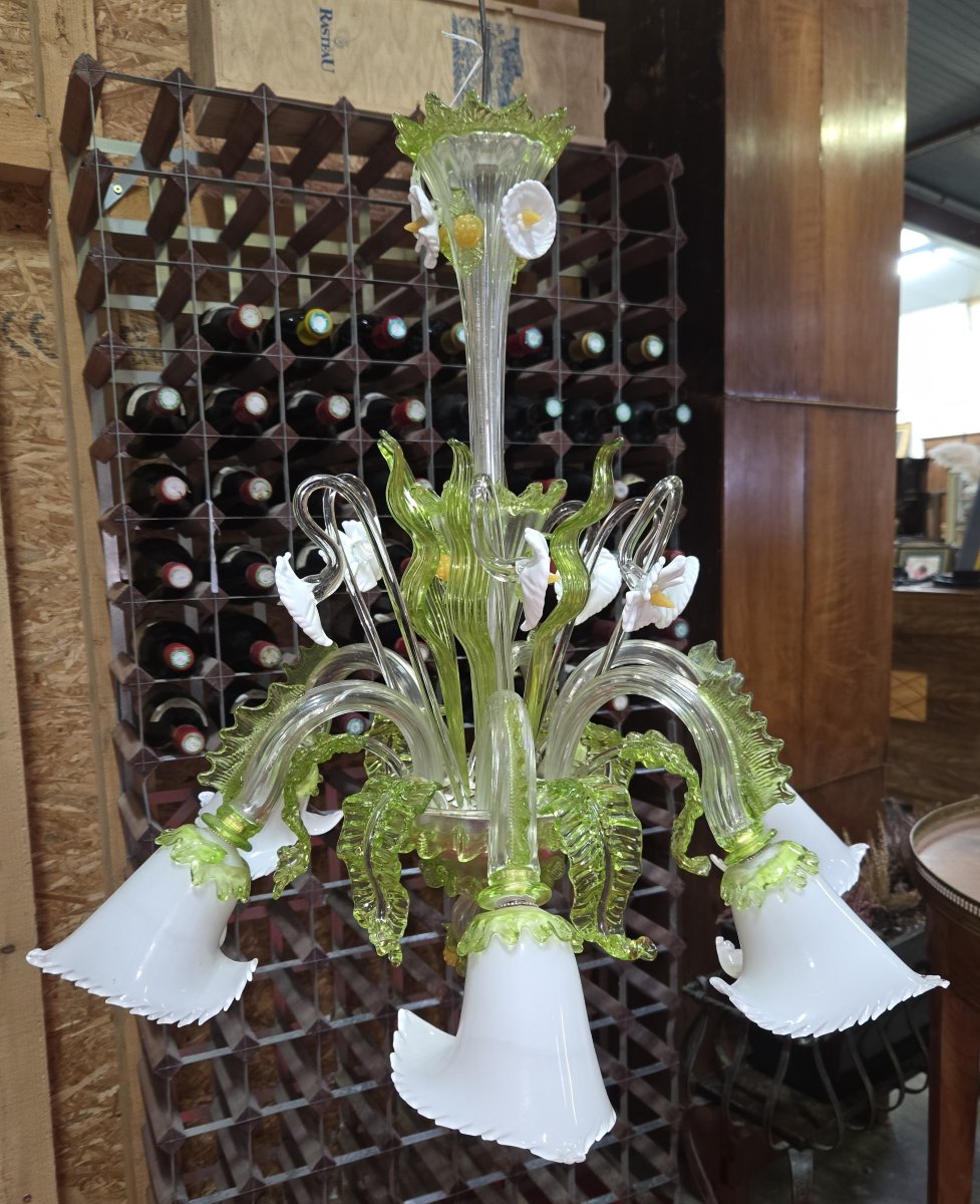 Murano: Chandelier In Colored Blown Glass, With A Refined Floral Decoration-photo-2