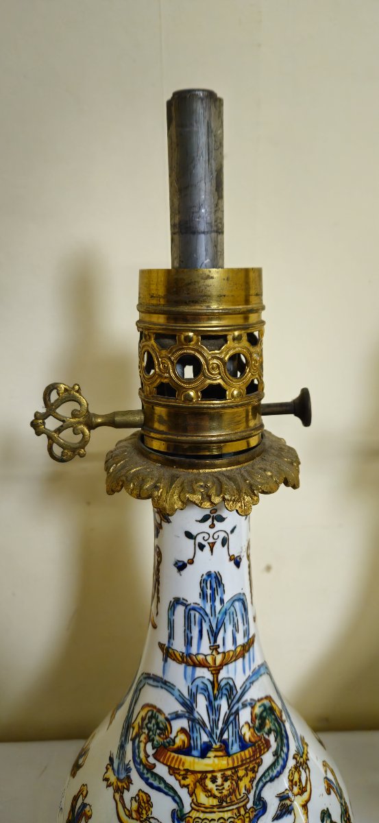 Gien : paire de lampes à pétrole anciennes en faïence fine richement décorée -photo-6