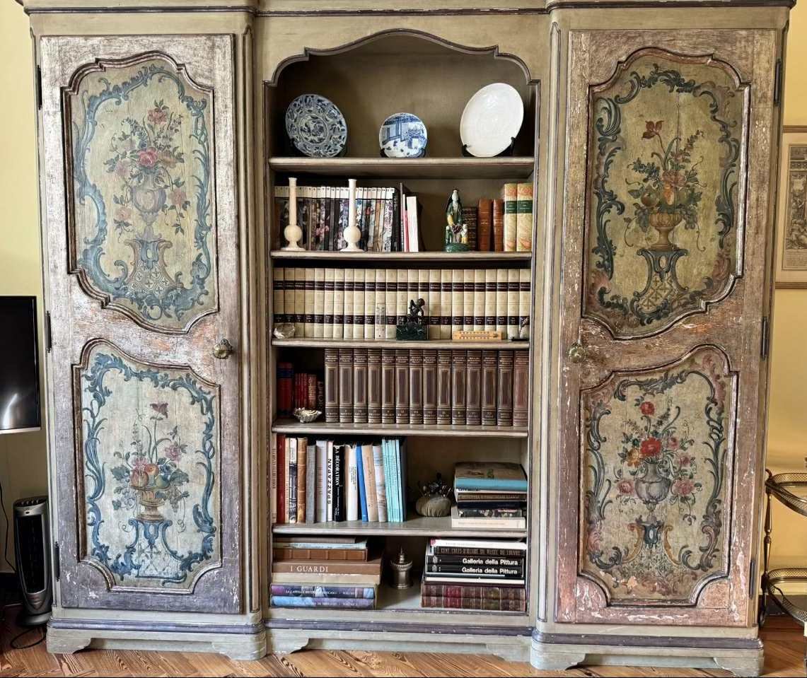 Bibliothèque / Bibus / Armoire peinte de style XVIIIe – Décor floral polychrome  -photo-6