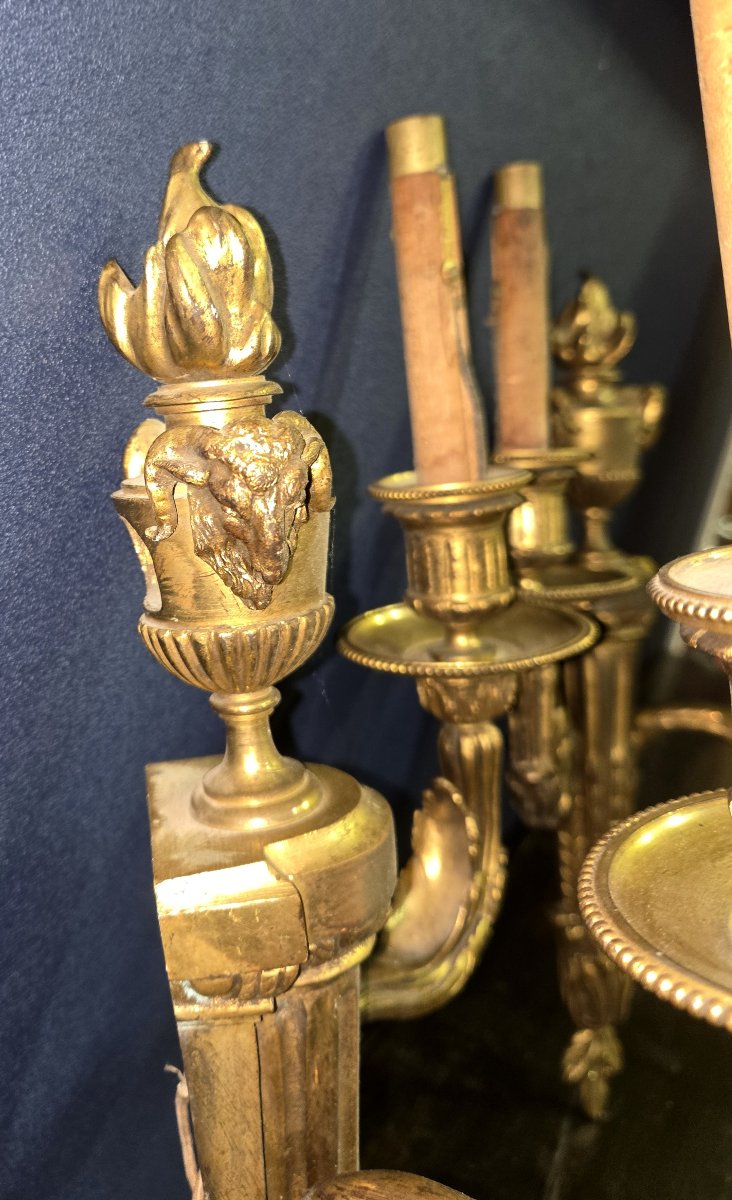 Paire d’appliques murales anciennes en bronze doré – Style Louis XVI – 2 feux chacune-photo-6