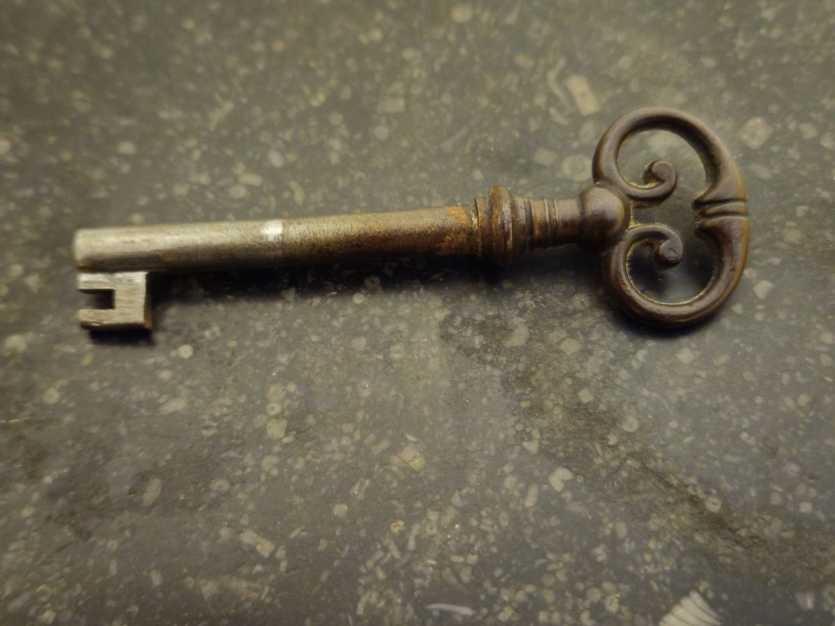 Buffet / commode a portes / meuble d’appoint style Louis XVI en acajou – -photo-6