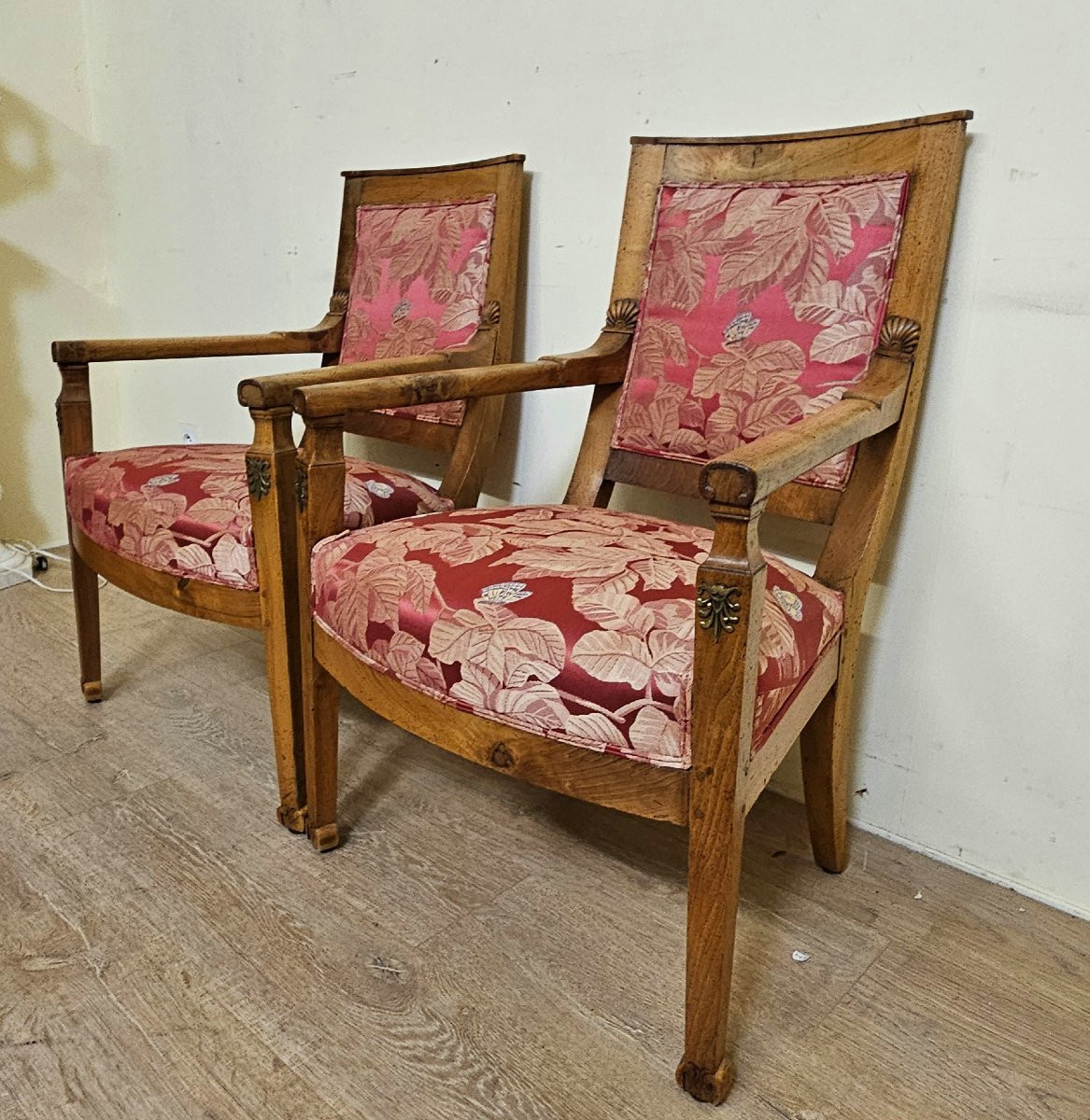 Paire de fauteuils anciens en noyer – époque Empire / Restauration – -photo-5