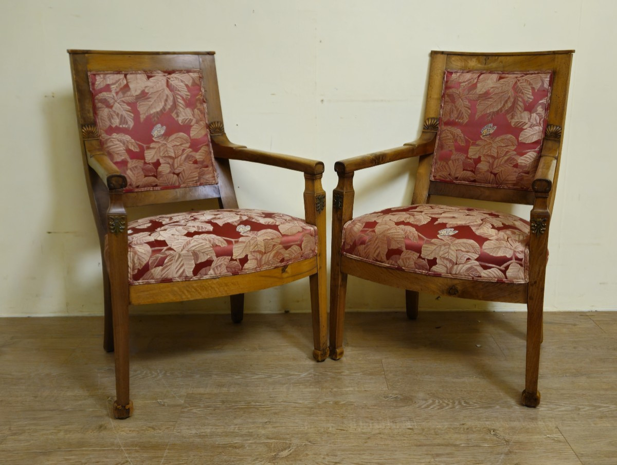 Paire de fauteuils anciens en noyer – époque Empire / Restauration – 