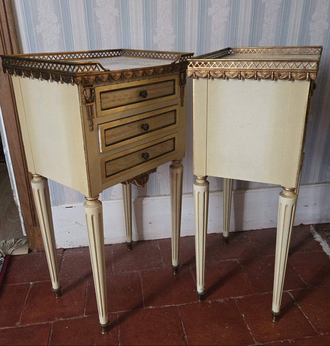 Pair Of Venetian Louis XVI Style Bedside Tables/nightstands – Marble Tops -photo-5