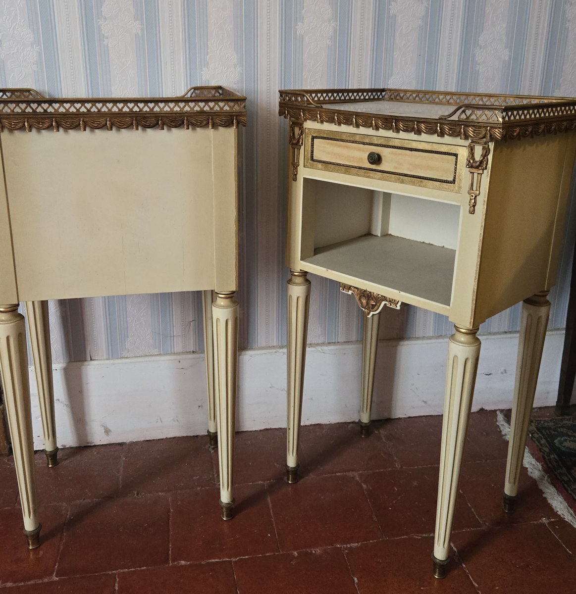 Pair Of Venetian Louis XVI Style Bedside Tables/nightstands – Marble Tops -photo-7