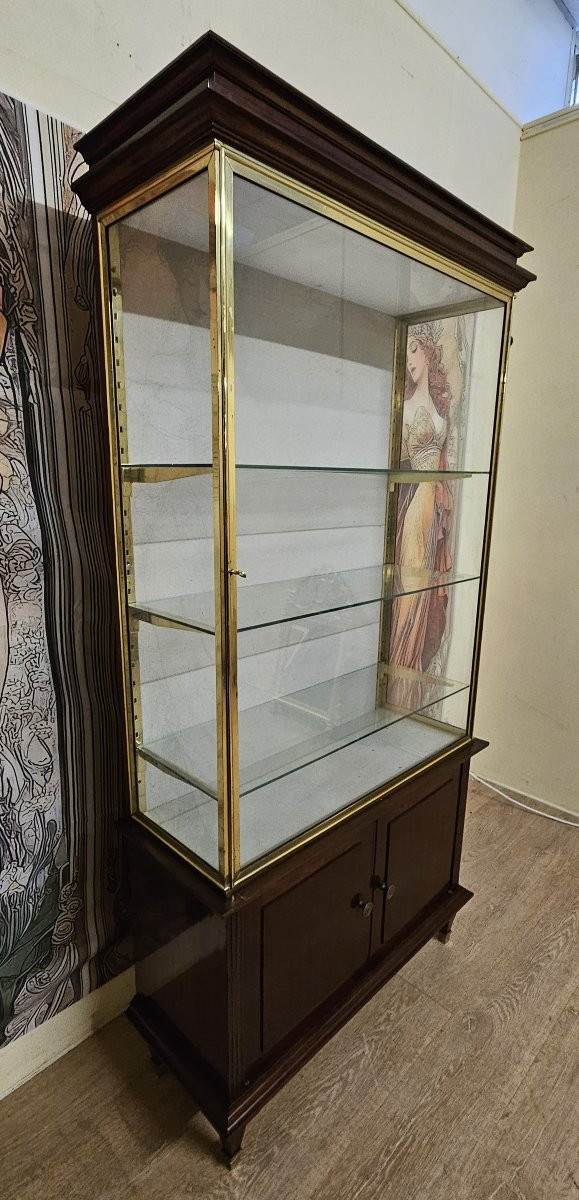 Vitrine de présentation style LVI en bois et laiton doré – 4 étagères en verre -photo-3