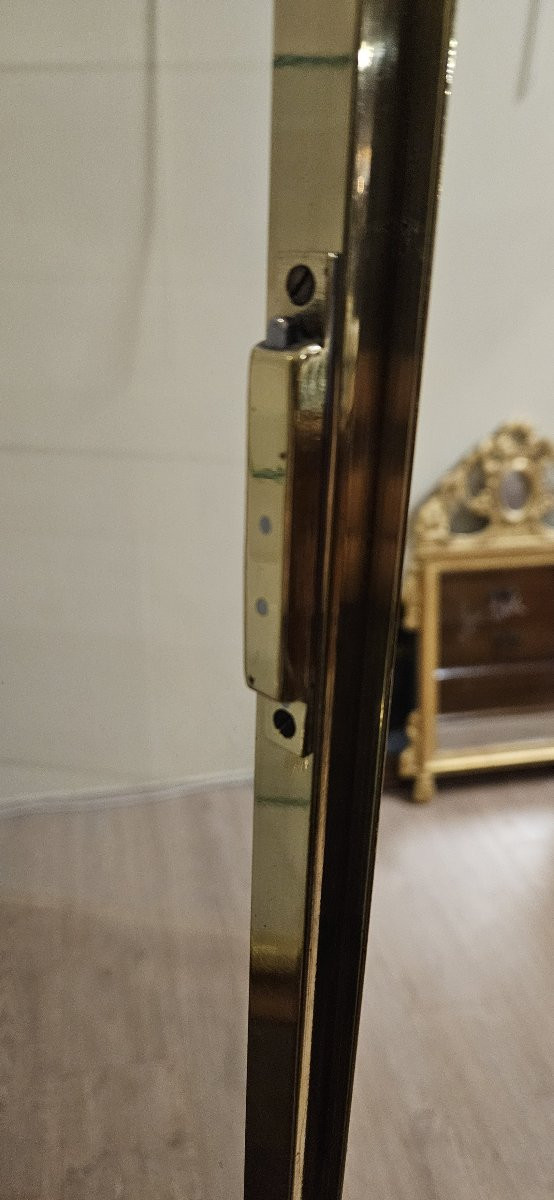 Vitrine de présentation style LVI en bois et laiton doré – 4 étagères en verre -photo-5