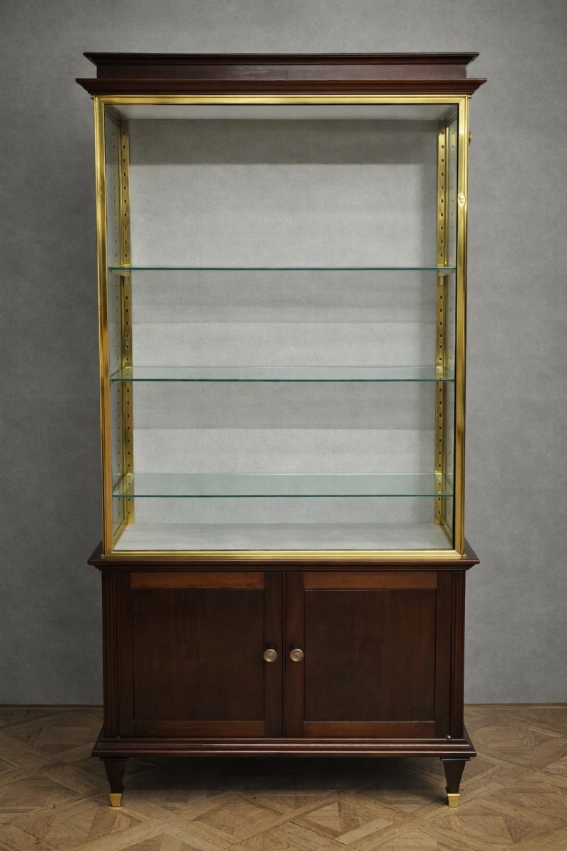 Vitrine de présentation style LVI en bois et laiton doré – 4 étagères en verre 
