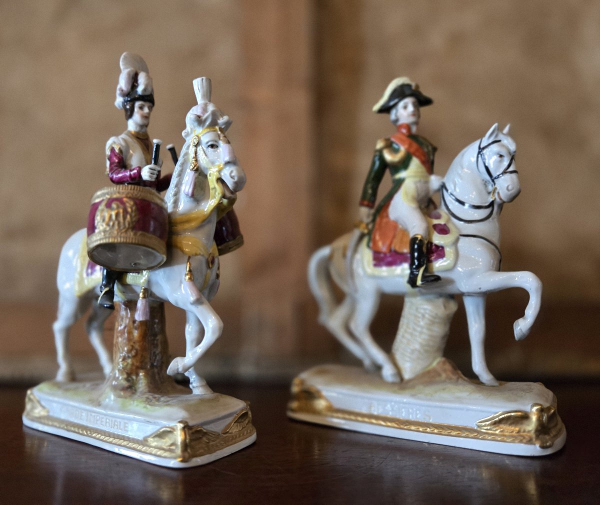 Paire de sujets en porcelaine – Cavaliers Empire – Garde Impériale & A. Cheval / Bessières -photo-2