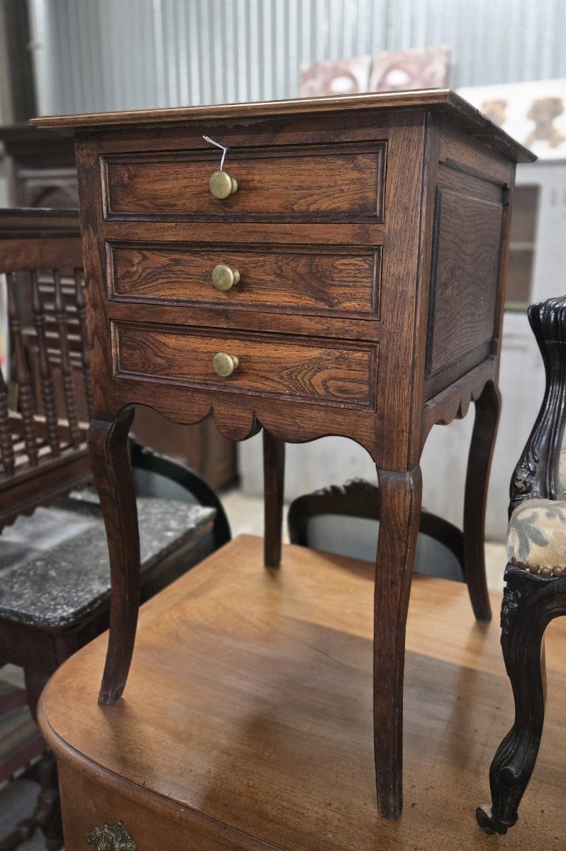 Petite commode / chiffonnier / chevet ancien 3 tiroirs / style Louis XV / chene massif -photo-5