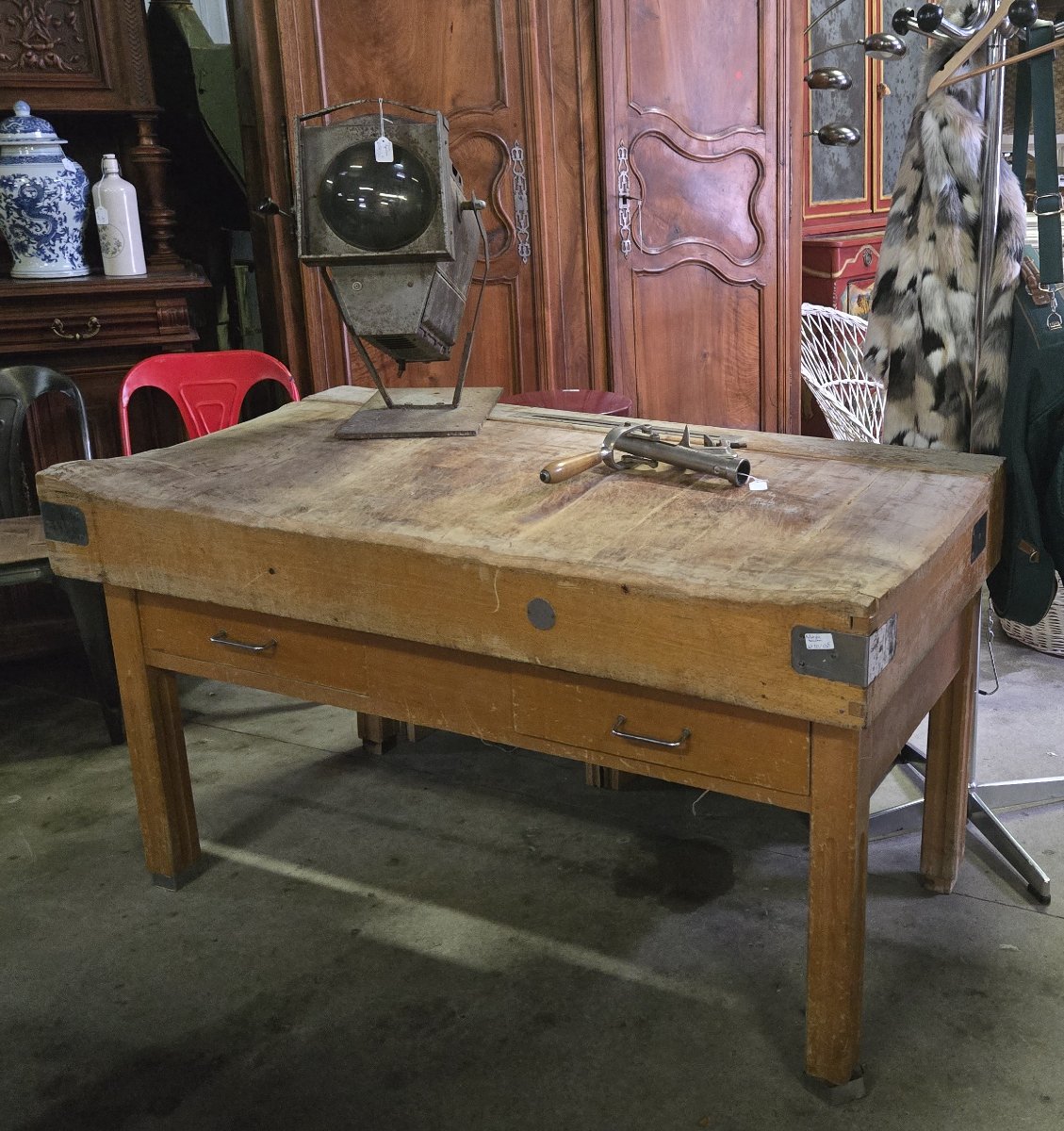 Billot de boucher double en bois debout / table a découpe -photo-2