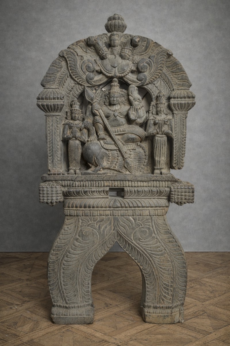 Sculpture ancienne en bois – Divinité Indonesienne finement sculptée - XIXeme 