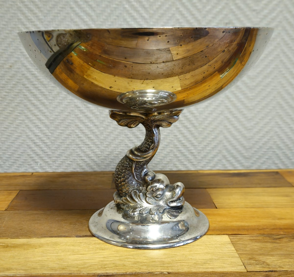 Silver-plated Metal Footed Bowl – Dolphin Decoration – Menesés Spain – -photo-1