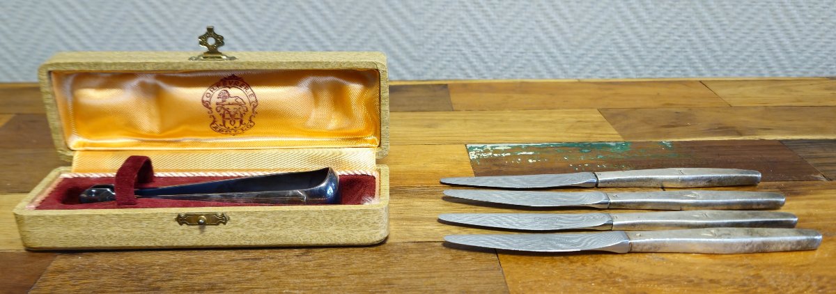 Christofle – France :  4 couteaux de table / et une pince -photo-1