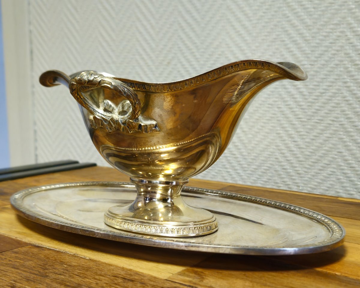 Saucière ancienne en métal argenté avec son plateau – Décor ruban Louis XVI – Poinçon 30 -photo-1