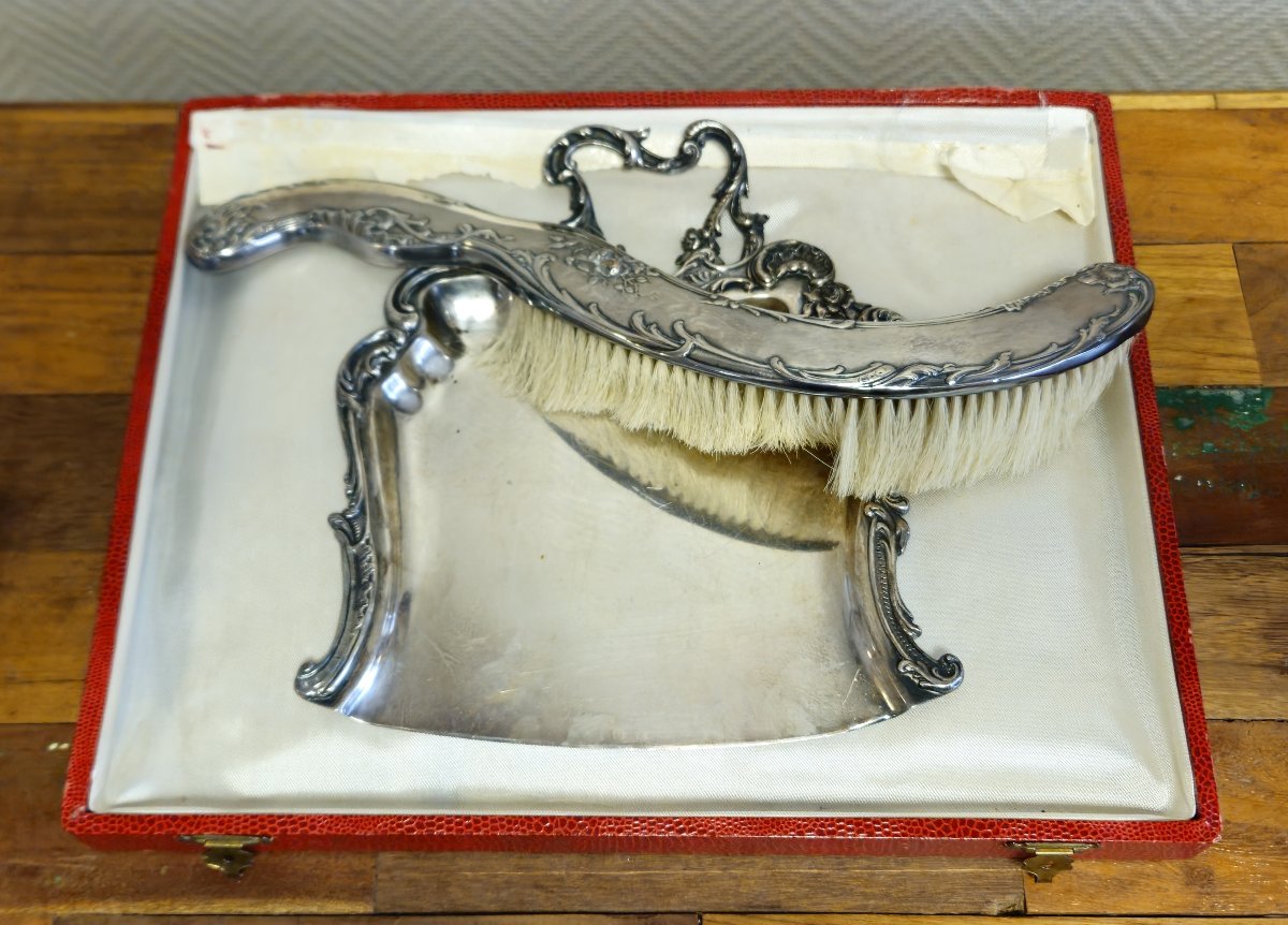 Nécessaire de table ancien en métal argenté – Pelle & balayette – Style Louis XV – -photo-3