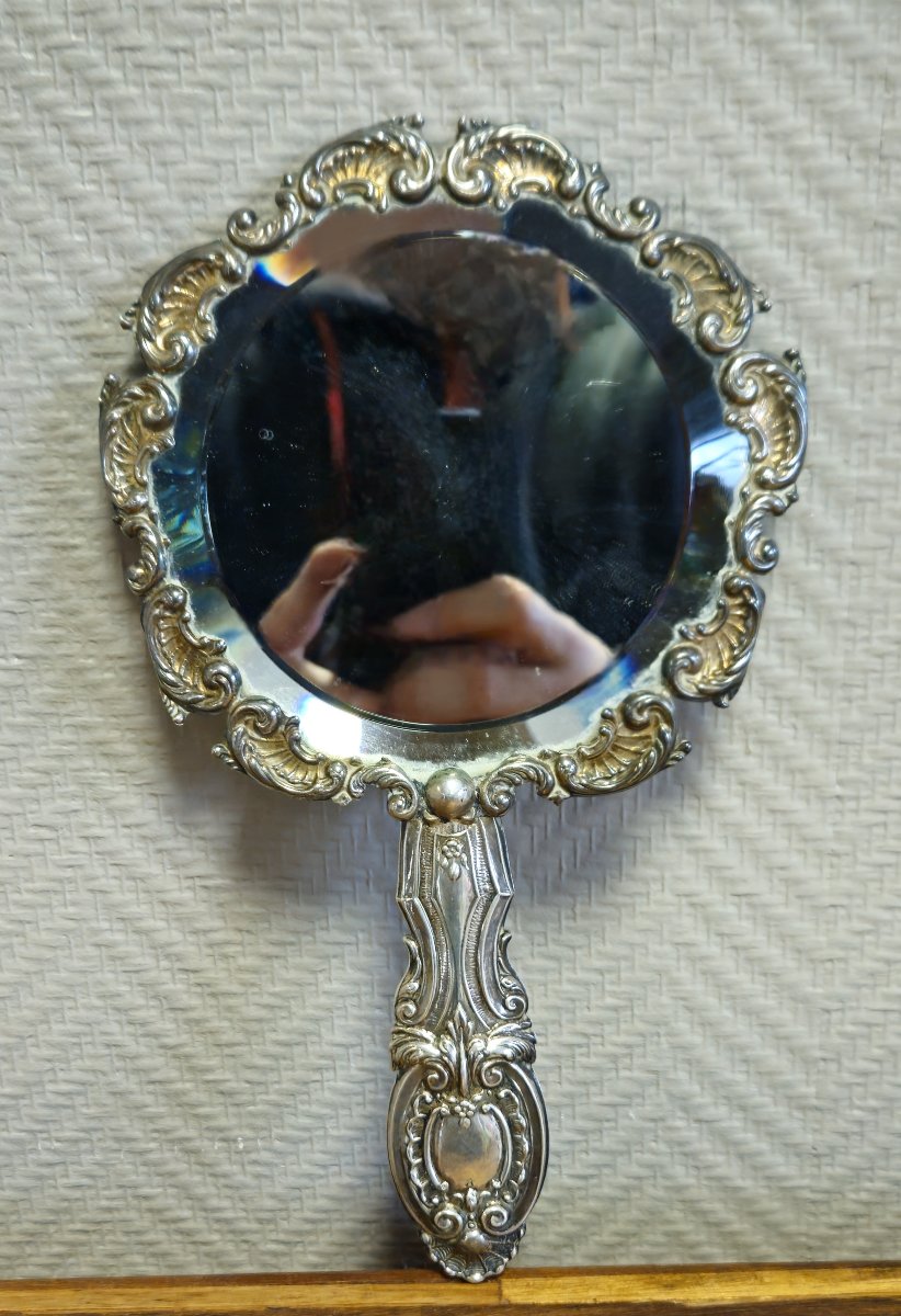 Miroir à main ancien en métal argenté – Style Louis XV Rocaille – Décor coquille & volutes -photo-1