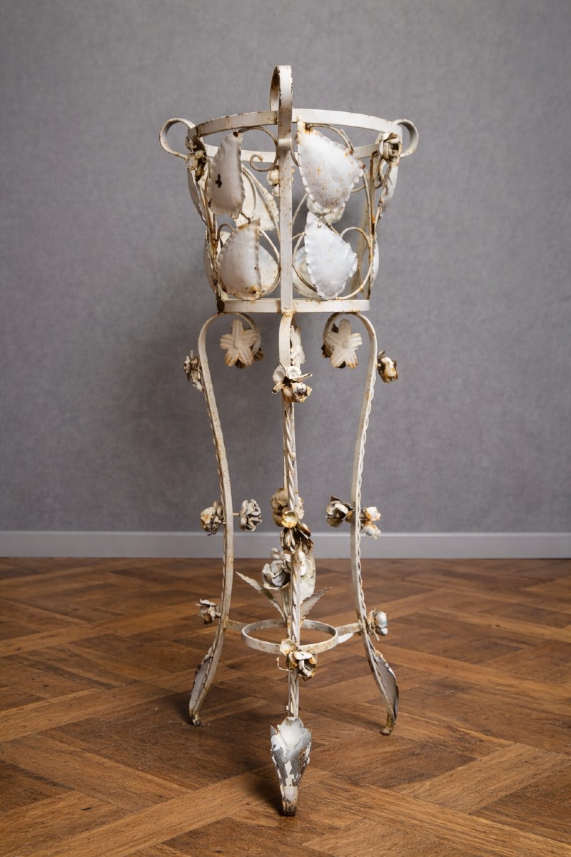 Grand Porte-plante ancien en fer forgé – Décor floral – Style romantique / shabby chic 