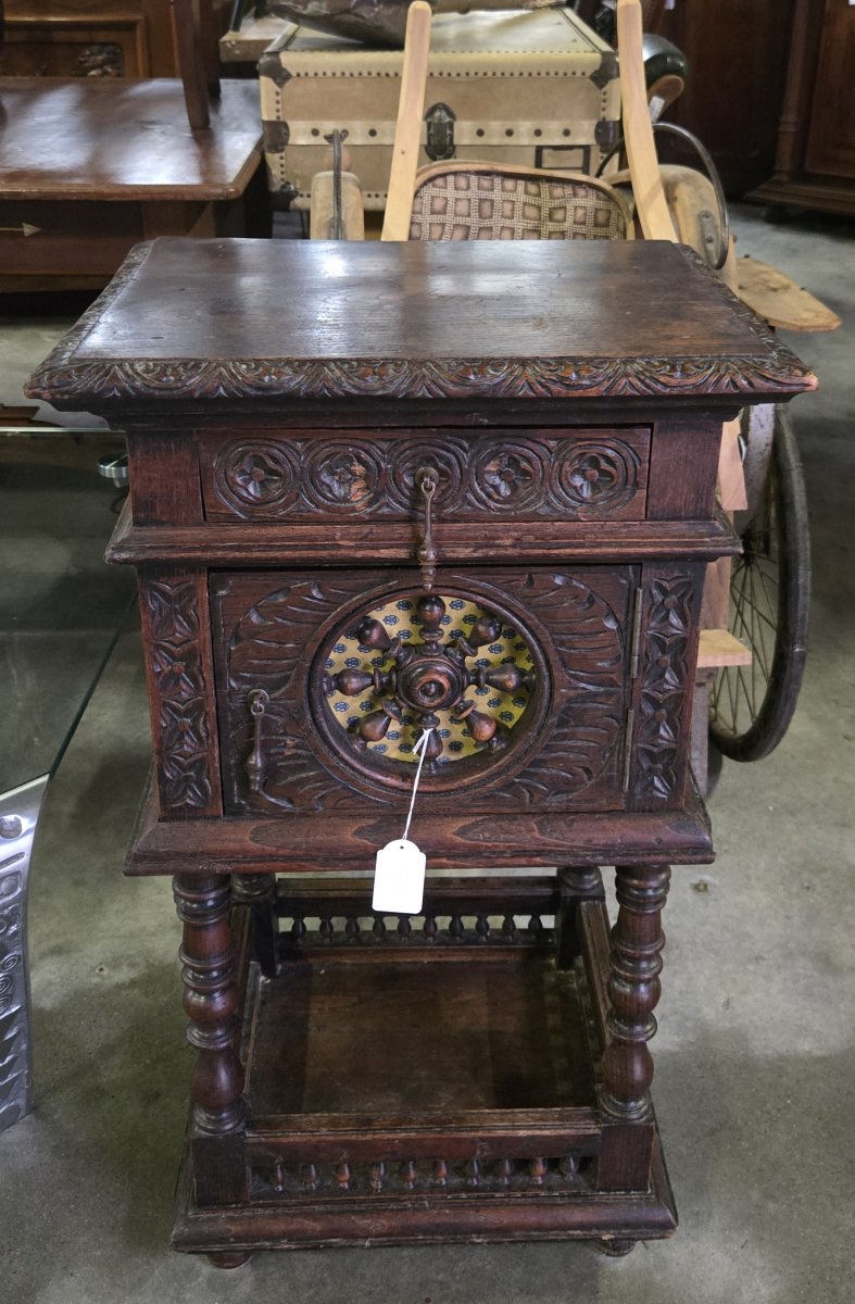 Meuble d’appoint / chevet Breton ancien en chene sculpté / XIXeme -photo-1