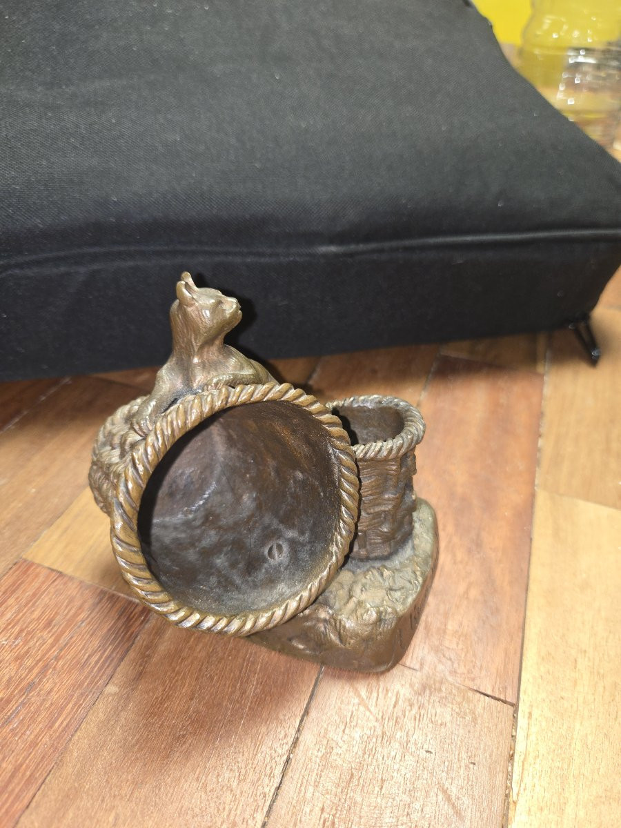 Sujet ancien en bronze / vide-poche marqué « Au Chat ! Au Chat ! » – décor chat et panier -photo-2