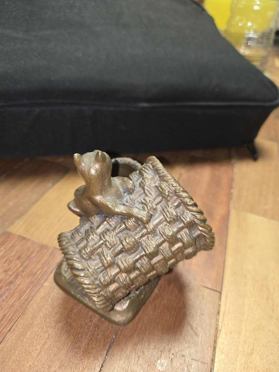 Sujet ancien en bronze / vide-poche marqué « Au Chat ! Au Chat ! » – décor chat et panier -photo-3