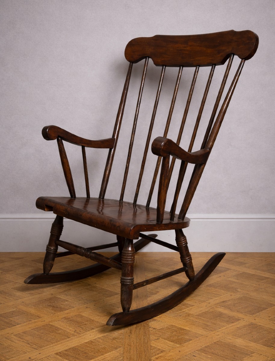 Fauteuil à bascule ancien en bois – rocking-chair style Windsor - XXeme 
