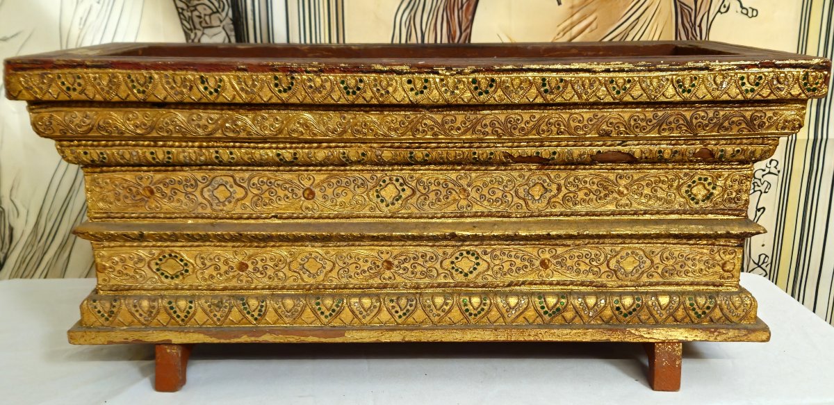 Jardiniére ancienne en bois sculpté et doré – décor oriental / Inde - fin XIXeme -photo-1