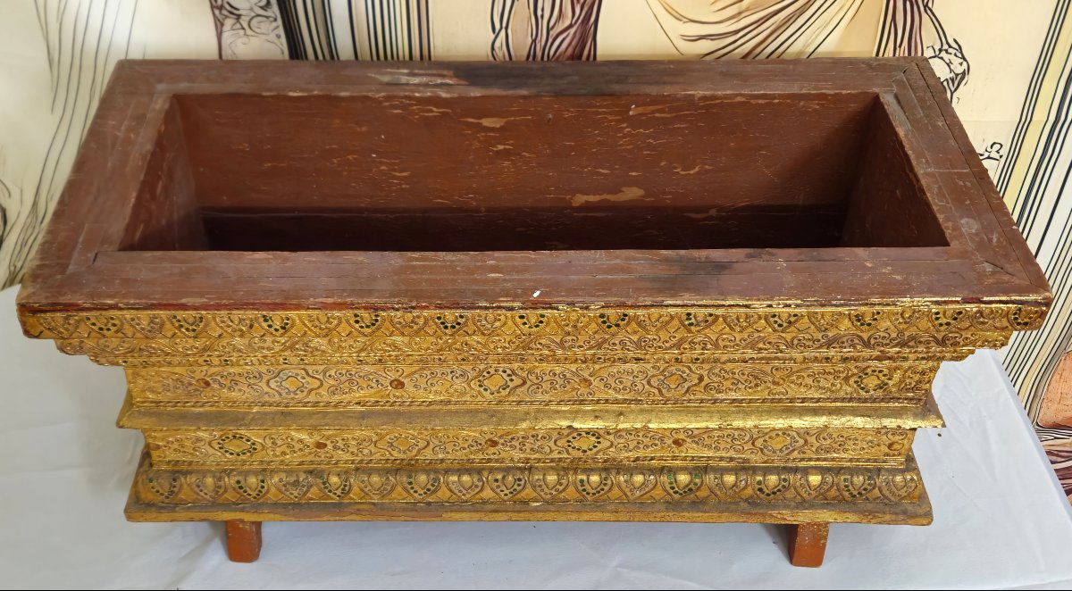 Jardiniére ancienne en bois sculpté et doré – décor oriental / Inde - fin XIXeme -photo-2