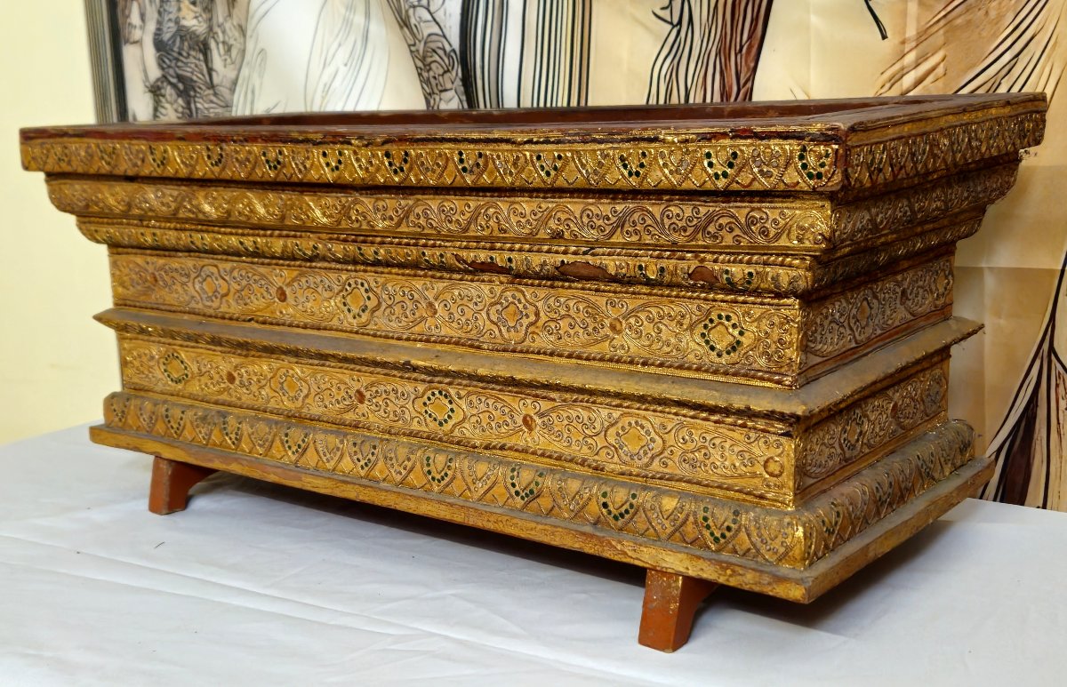 Jardiniére ancienne en bois sculpté et doré – décor oriental / Inde - fin XIXeme -photo-3