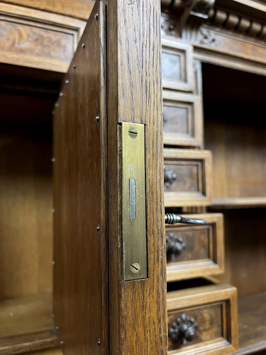 Importante vitrine double face – Style Renaissance – Noyer et loupe – XIXᵉ-photo-5