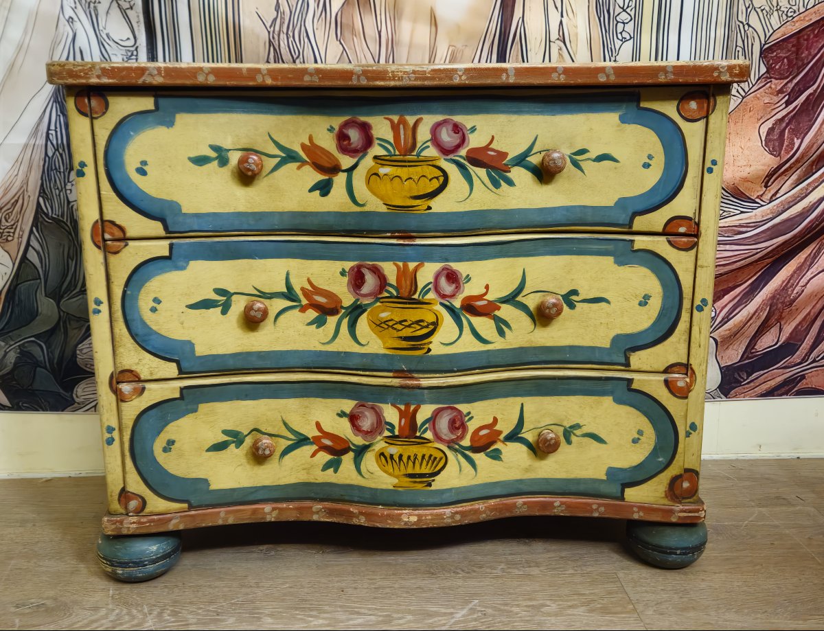 Painted, Curved Chest Of Drawers In The Venetian Louis XV Style – 20th Century -photo-1