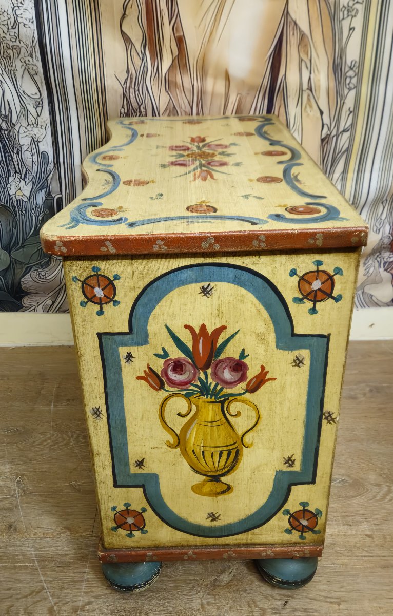 Painted, Curved Chest Of Drawers In The Venetian Louis XV Style – 20th Century -photo-7