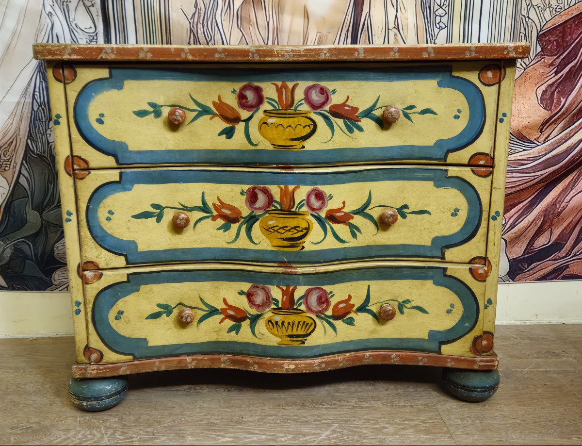Painted, Curved Chest Of Drawers In The Venetian Louis XV Style – 20th Century 