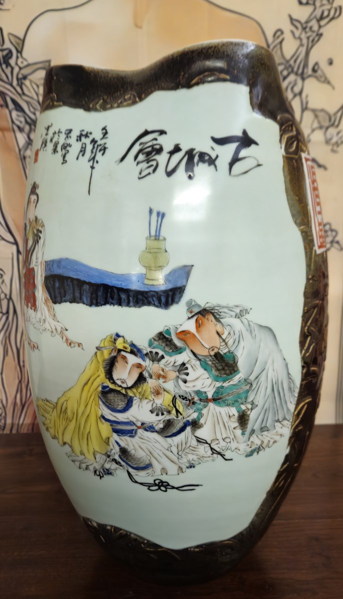 Large Asian Vase Decorated With Figures And Calligraphy – Glazed Ceramic – Relief Decoration -photo-5