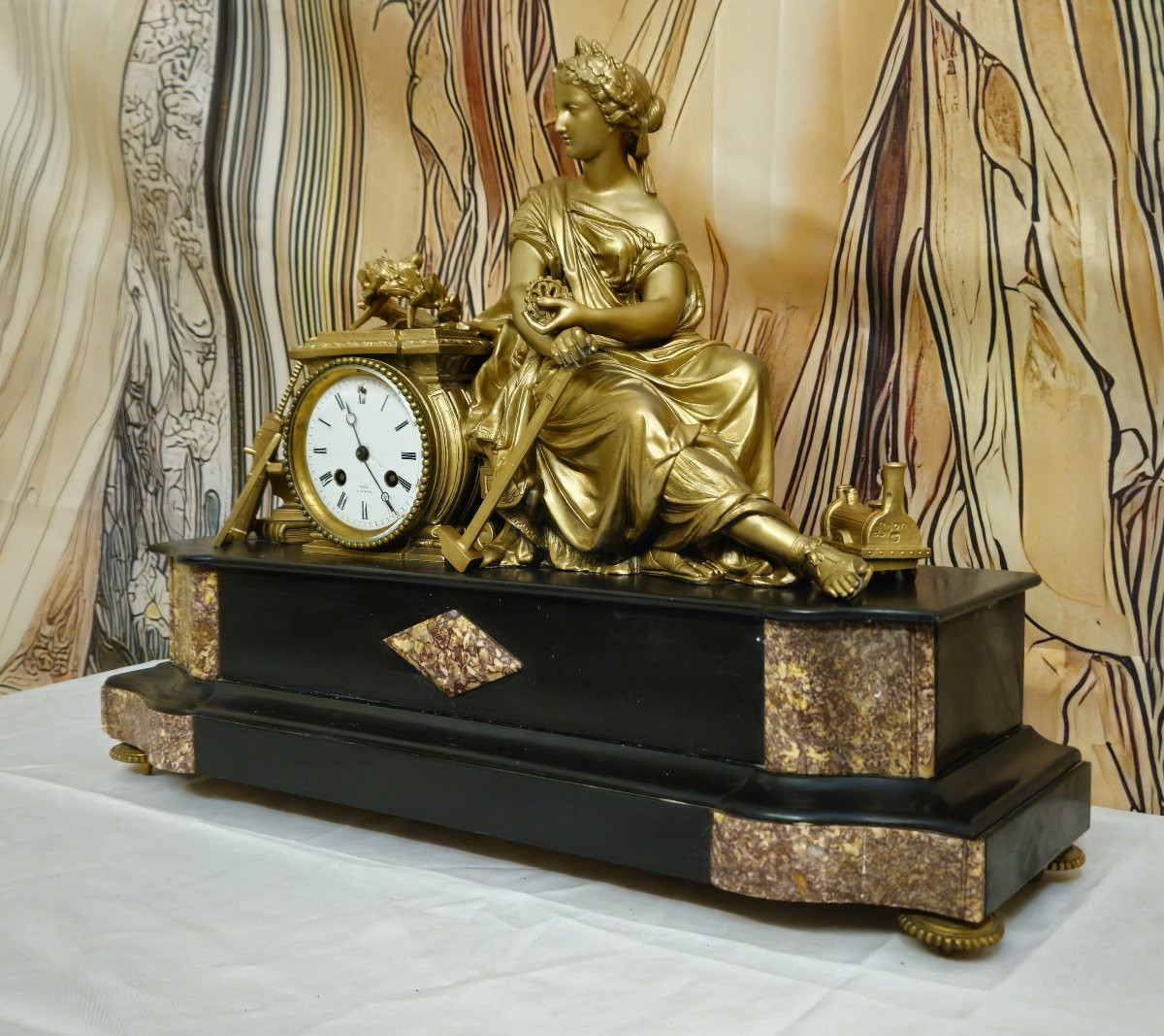 Gilt Spelter Clock With Allegorical Subject – Napoleon III Period – 19th Century -photo-1