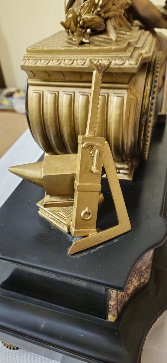 Gilt Spelter Clock With Allegorical Subject – Napoleon III Period – 19th Century -photo-7